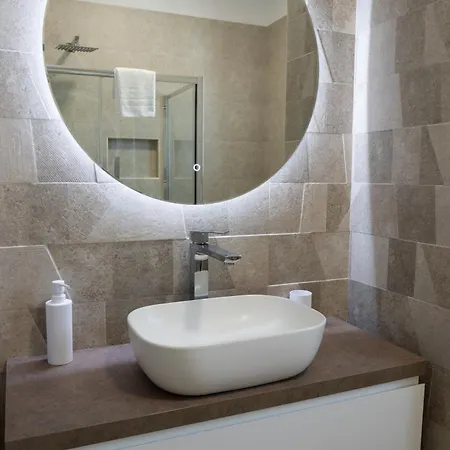 Twinsandbi B Apartament Tarent