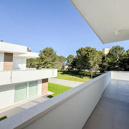 Twinsandbi B Apartament
